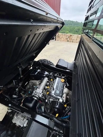 2018 John Deere Gator XUV 835R 4WD Utility Cart for Sale - Image 10