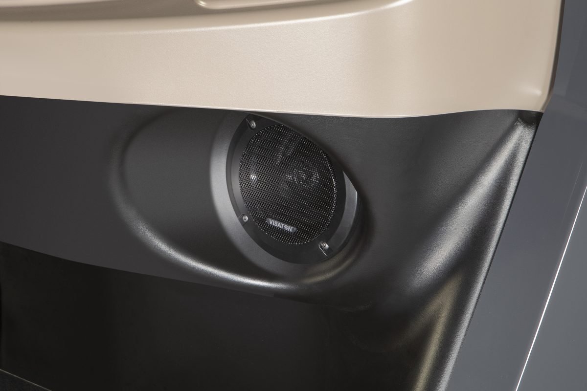 cc 2022 cru stereospeakers.jpg cc 2022 cru stereospeakers.jpg